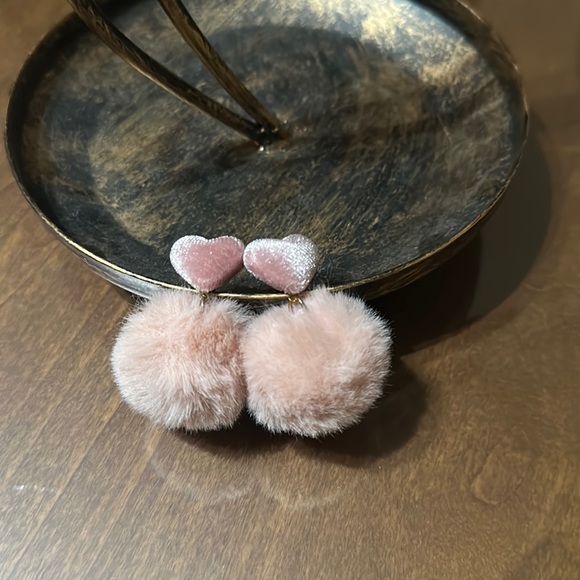 Cute Fluffy Earring [New] - Picture 4 of 7